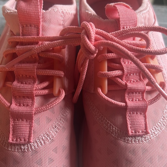 Nike Juvenate Women’s Sneaker Shoes Peach Pink Sz. 8 724979-005 NEVER WORN - Picture 3 of 7
